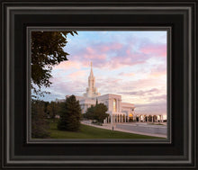 Load image into Gallery viewer, Bountiful Pastel Light
