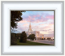 Load image into Gallery viewer, Bountiful Pastel Light

