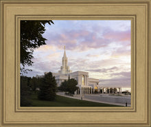 Load image into Gallery viewer, Bountiful Pastel Light
