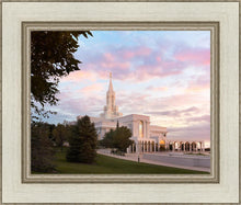 Load image into Gallery viewer, Bountiful Pastel Light
