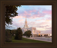 Load image into Gallery viewer, Bountiful Pastel Light
