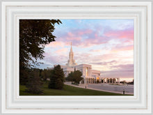 Load image into Gallery viewer, Bountiful Pastel Light
