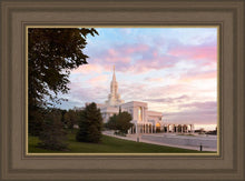 Load image into Gallery viewer, Bountiful Pastel Light
