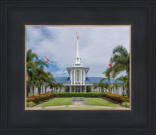 Load image into Gallery viewer, Pape'ete In The Day
