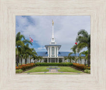 Load image into Gallery viewer, Pape'ete In The Day
