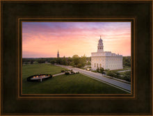 Load image into Gallery viewer, Nauvoo Sunburst Daybreak
