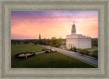 Load image into Gallery viewer, Nauvoo Sunburst Daybreak
