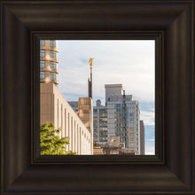 Load image into Gallery viewer, Manhattan Golden Vertical
