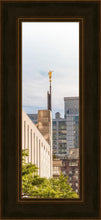 Load image into Gallery viewer, Manhattan Golden Vertical
