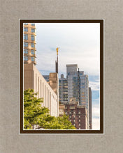 Load image into Gallery viewer, Manhattan Golden Vertical
