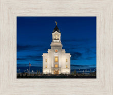Load image into Gallery viewer, Cedar City Eternal Light
