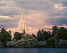 Load image into Gallery viewer, Idaho Falls Temple Eternal Light
