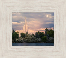 Load image into Gallery viewer, Idaho Falls Temple Eternal Light
