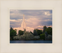 Load image into Gallery viewer, Idaho Falls Temple Eternal Light
