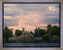 Load image into Gallery viewer, Idaho Falls Temple Eternal Light
