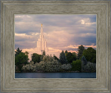 Load image into Gallery viewer, Idaho Falls Temple Eternal Light
