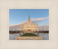 Load image into Gallery viewer, Eternity in Saratoga Springs
