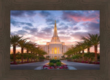 Load image into Gallery viewer, Gilbert Garden Oasis
