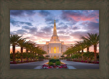 Load image into Gallery viewer, Gilbert Garden Oasis
