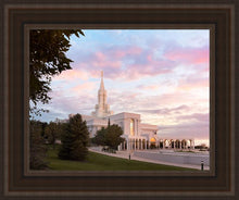 Load image into Gallery viewer, Bountiful Pastel Light
