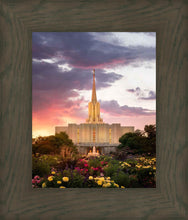 Load image into Gallery viewer, Jordan River Flowers
