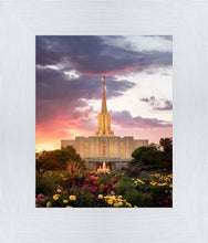 Load image into Gallery viewer, Jordan River Flowers
