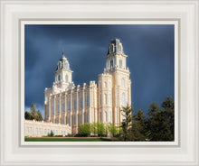 Load image into Gallery viewer, Manti - Stormy Skies
