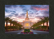 Load image into Gallery viewer, Gilbert Garden Oasis
