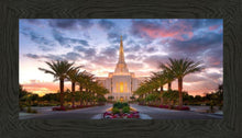 Load image into Gallery viewer, Gilbert Garden Oasis

