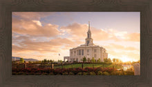 Load image into Gallery viewer, Golden Payson Panorama
