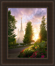 Load image into Gallery viewer, Portland Garden Circle
