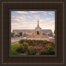 Load image into Gallery viewer, Reno Flowers
