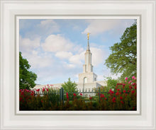 Load image into Gallery viewer, Sacramento Flowers
