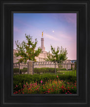 Load image into Gallery viewer, Spokane Flowers
