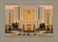 Load image into Gallery viewer, Gilbert Detail
