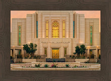 Load image into Gallery viewer, Gilbert Detail
