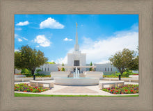Load image into Gallery viewer, Denver Daytime Fountain
