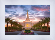 Load image into Gallery viewer, Gilbert Garden Oasis

