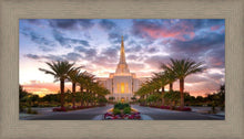 Load image into Gallery viewer, Gilbert Garden Oasis
