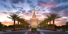 Load image into Gallery viewer, Gilbert Garden Oasis
