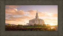 Load image into Gallery viewer, Golden Payson Panorama
