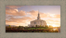 Load image into Gallery viewer, Golden Payson Panorama
