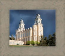 Load image into Gallery viewer, Manti - Stormy Skies

