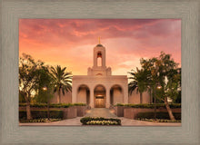 Load image into Gallery viewer, Newport Beach Lift Me Up
