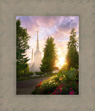 Load image into Gallery viewer, Portland Garden Circle
