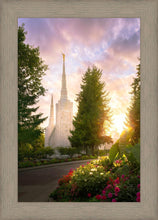 Load image into Gallery viewer, Portland Garden Circle
