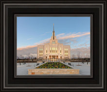 Load image into Gallery viewer, Eternity in Saratoga Springs
