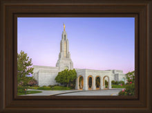 Load image into Gallery viewer, Redlands Temple 02
