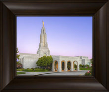 Load image into Gallery viewer, Redlands Temple 02
