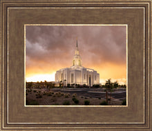 Load image into Gallery viewer, Red Cliffs Utah As The Storm Clears

